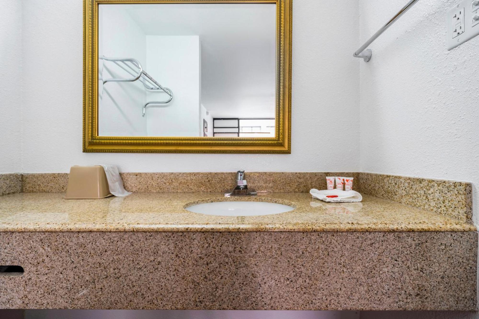 Oyo Hotel Bossier City La - Red River Ngoại thất bức ảnh